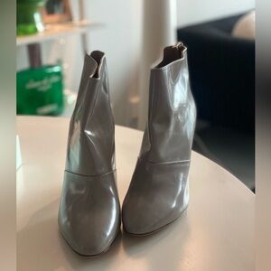 JCrew -Beautiful Dove Grey Women's Ankle Boots - Size 11 🕊️ ❤️